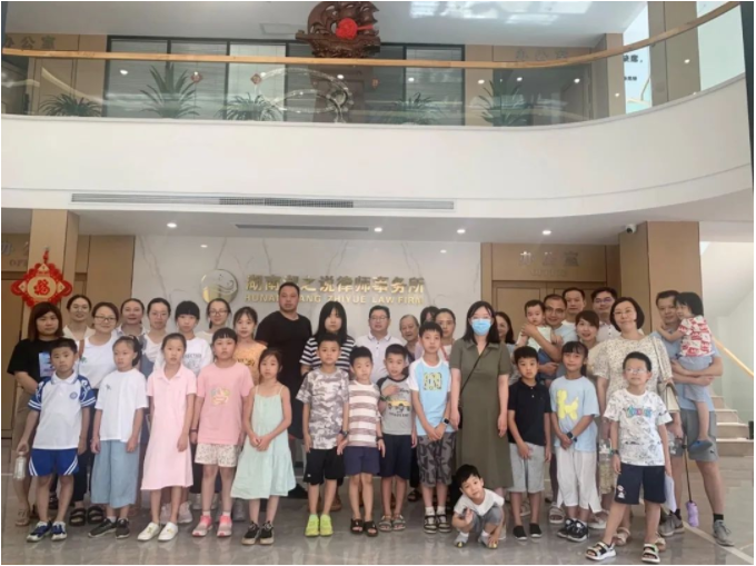 【湘之说资讯】湖南湘之说律师事务所携手伊童趣教育开展“模拟法庭”实践活动